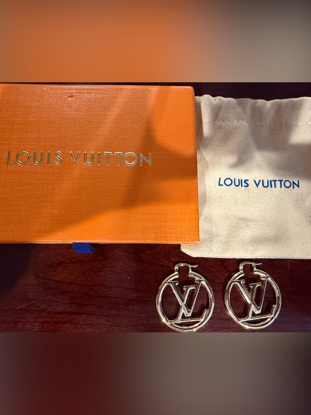 Louis Vuitton Gold-Tone LV Circle Cuff Links